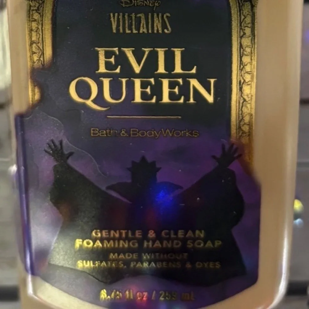 Bath Body Works Disney Villains Evil Queen Foaming Hand Soap Apple Pear Vanilla‎